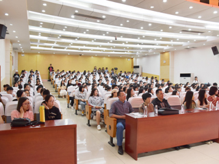 湖南广播电视台导演曾海波应邀到开云讲学