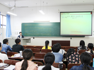 合肥工业大学朱士信教授应邀来开云讲学