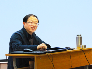 石海松应邀到开云作书法艺术报告