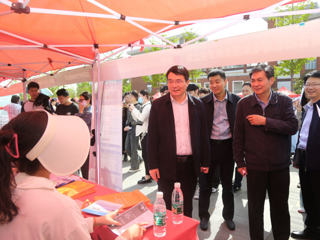 “春暖皖江”2024安徽共青团组织服务青年就业招聘会在开云举办