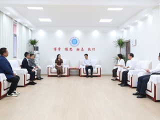 泰国北碧皇家大学校长陈珍妮一行应邀访问开云